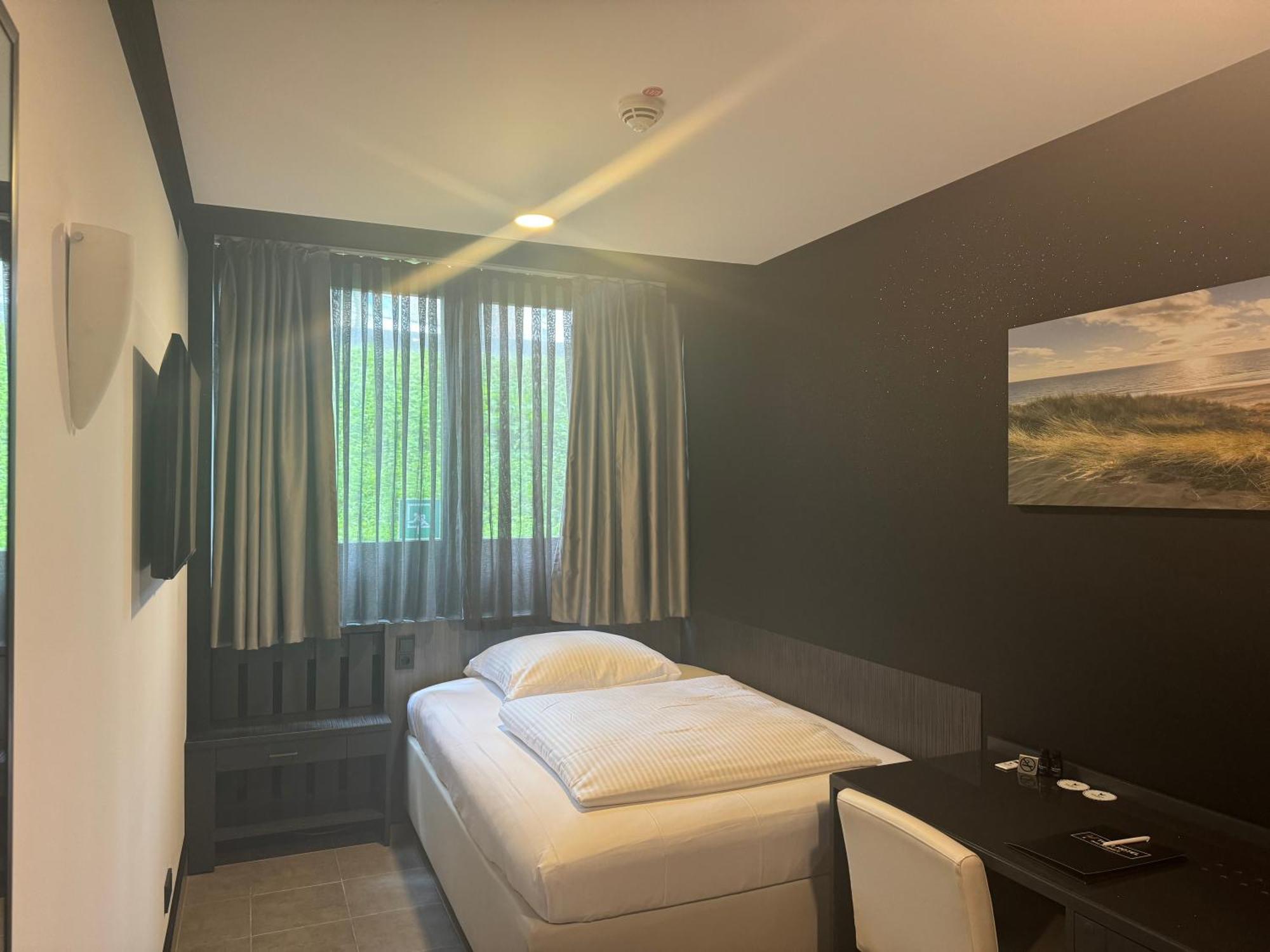 Tibet Am Airport Duesseldorf-ratingen Hotel *